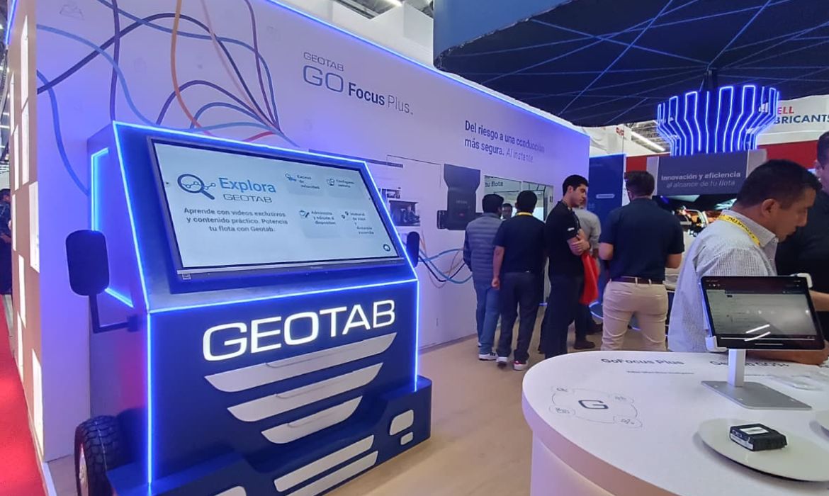 GrupoT21's tweet card. Geotab presentó oficialmente GO Focus™ IA, su nueva cámara de tablero con visión frontal impulsada por Inteligencia Artificial (IA), diseñada