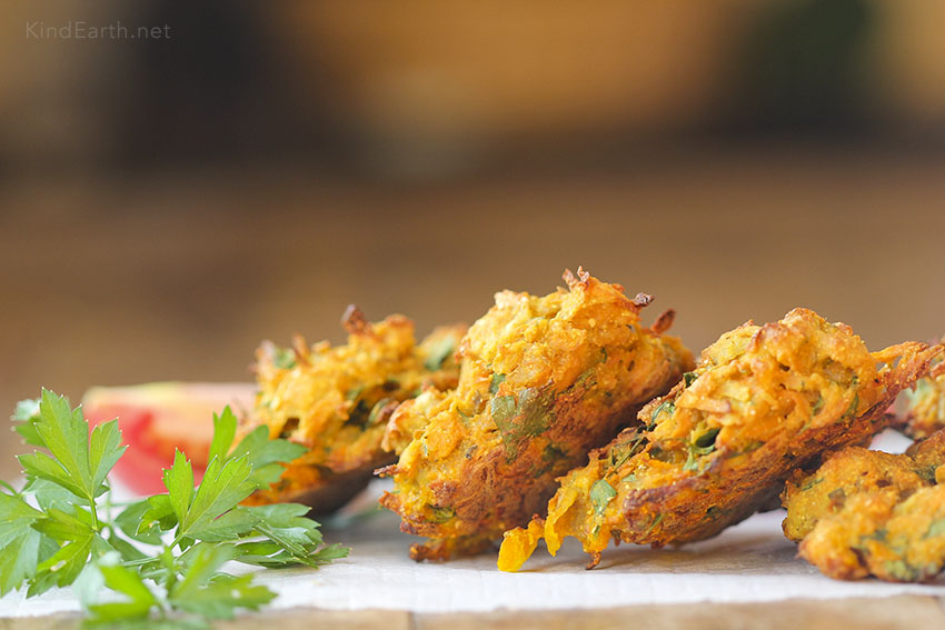 wekup2me's tweet card. Baked pakora is a super healthy alternative to the deep fried stuff. Naturally vegan and gluten-free. Incredibly delicious and magic!