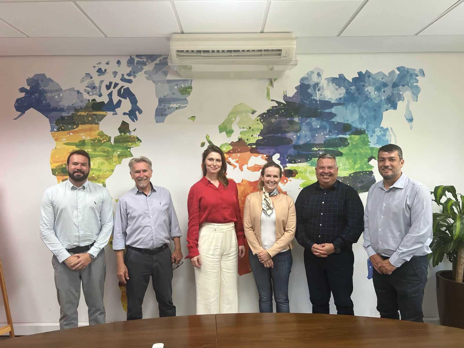 ProjetoPack's tweet card. VinilSul é a nova distribuidora autorizada Avery Dennison para mídias autoadesivas ao mercado de rótulos e etiquetas