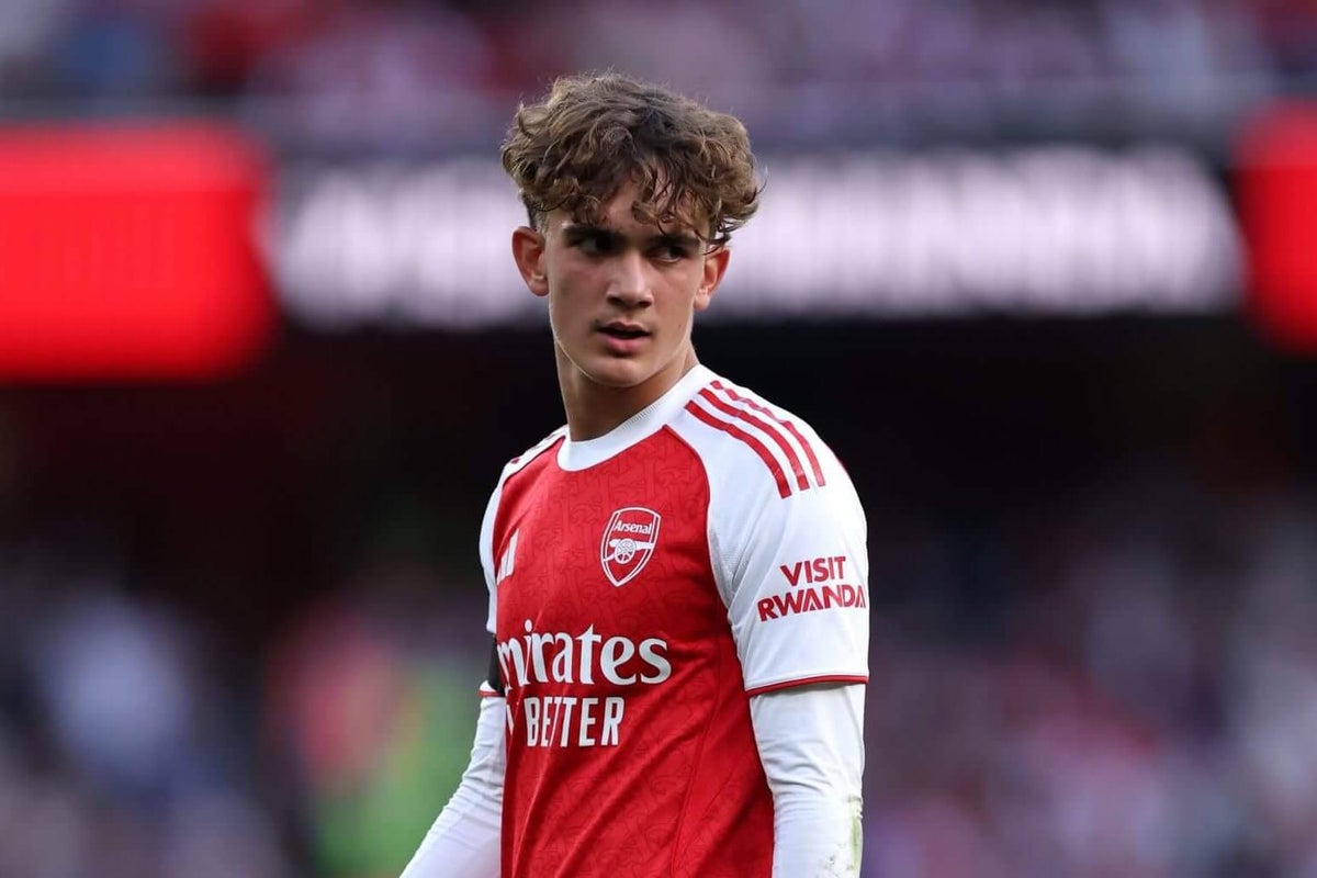 David_Ornstein's tweet card. A professional contract is expected to follow when Dowman turns 17.