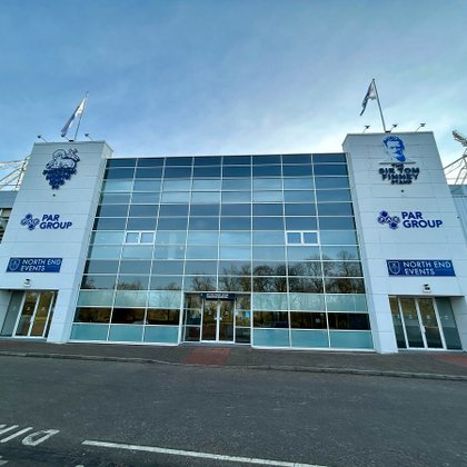 Tweet card summary image