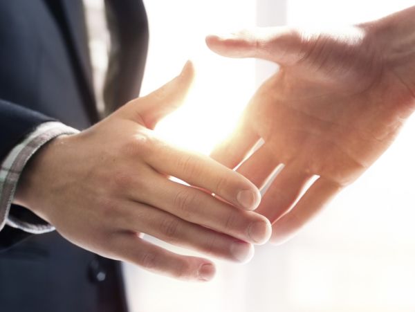 _emdyn's tweet card. De Belgische cybersecurity-specialist Emerging Dynamics start een samenwerking met Equinix, een Amerikaanse leverancier van interconnectie- en datacenterdiensten. Klanten van Emerging Dynamics...