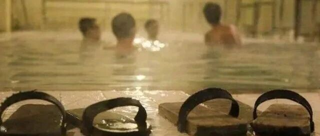 CDTChinese's tweet card. 嘲笑东北，理解东北，成为东北，超越东北。东北，提前走完了这条路。他们没有被时代抛弃，他们是时代的领跑者，他们只是提前到达了终点。