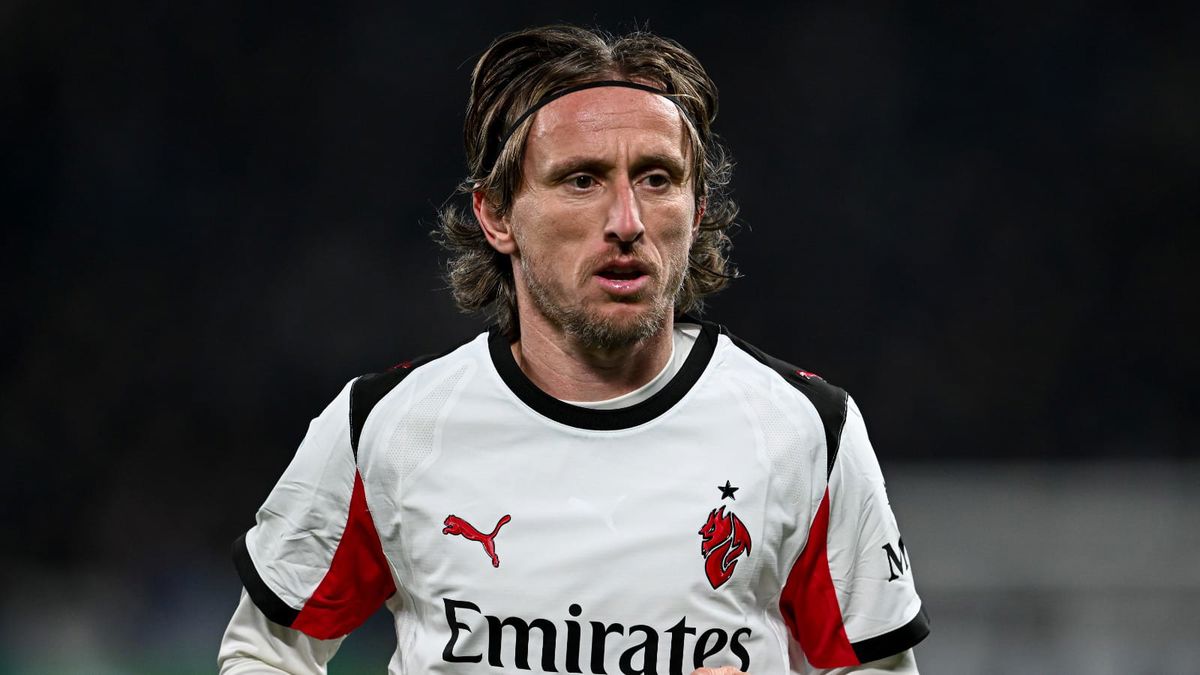Milannews24_com's tweet card. Modric Milan, Andriy Shevchenko, leggenda del Milan, ha esaltato il centrocampista croato in vista del derby di domani sera