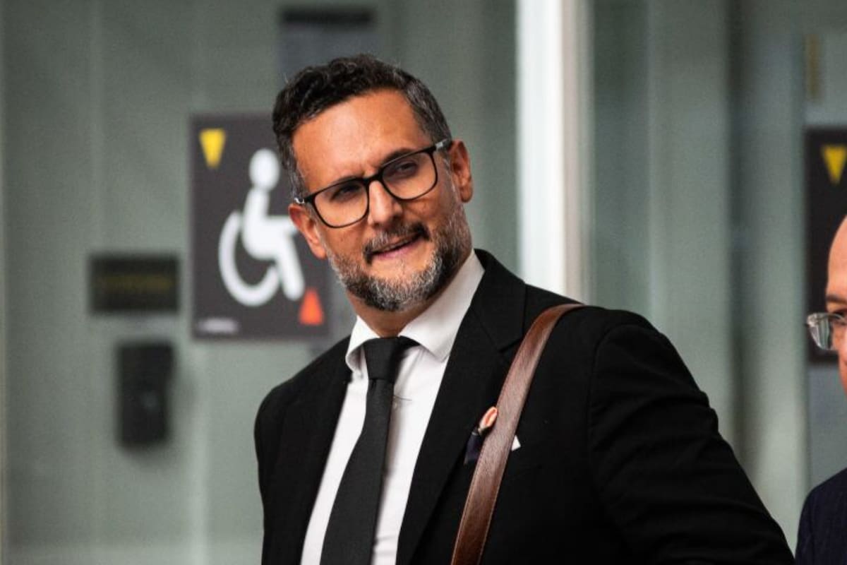 WRadioColombia's tweet card. La corte disciplinaria admitió una denuncia presentada por Beatriz Niño Endara, quien fue víctima de violencia psicológica por parte del exembajador Daniel Garcés.