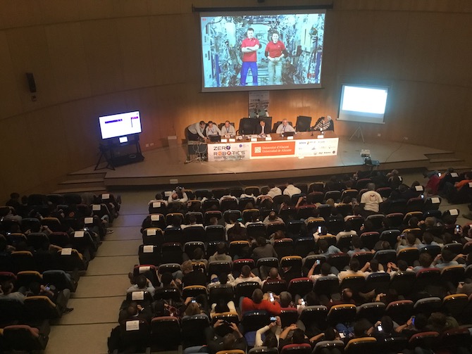 ZeroRoboticsSp1's tweet card. Zero Robotics ISS Finals 2019, el concurso Internacional de Robótica creado por la Nasa y el Instituto Tecnológico de Massachusetts (MIT) acaba de comenzar en la Universidad de Alicante.