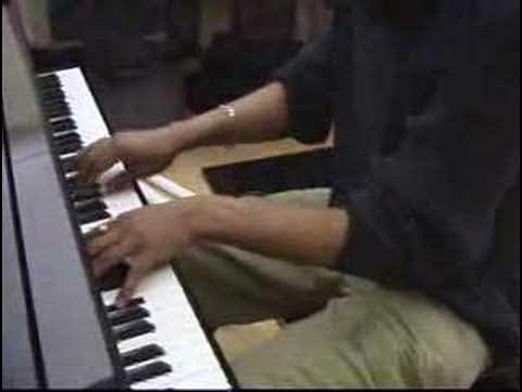 kkhacker's tweet card. The Fastest Piano Player In The World