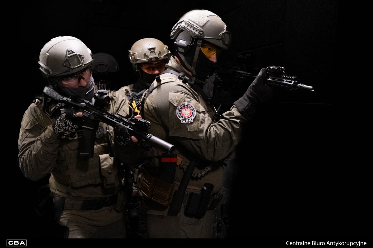 RadioWNET's tweet card. – CBA to gotowa, zorganizowana służba z najnowszym doświadczeniem. Zamiast ją wzmocnić, rozbijamy system i destabilizujemy ABW oraz policję – ostrzega gen. Maciej Materka.