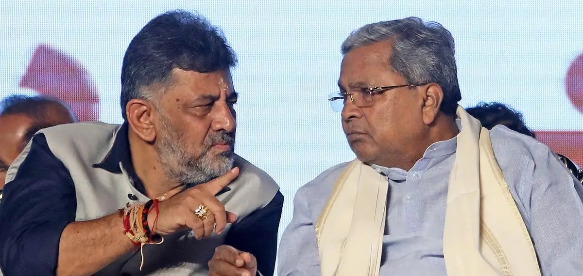 reporter_tv's tweet card. കര്‍ണ്ണാടകയില്‍ മുഖ്യമന്ത്രി പദവി പങ്കിടല്‍ സംബന്ധിച്ച ചര്‍ച്ചകള്‍ക്കിടെ ഉപമുഖ്യമന്ത്രി ഡി കെ ശിവകുമാര്‍ പാളയത്തിലെ എംഎല്‍എമാര്‍ ഡല്‍ഹിയില്‍| karnataka D K Shivakumar loyalists head to Delhi amid CM...