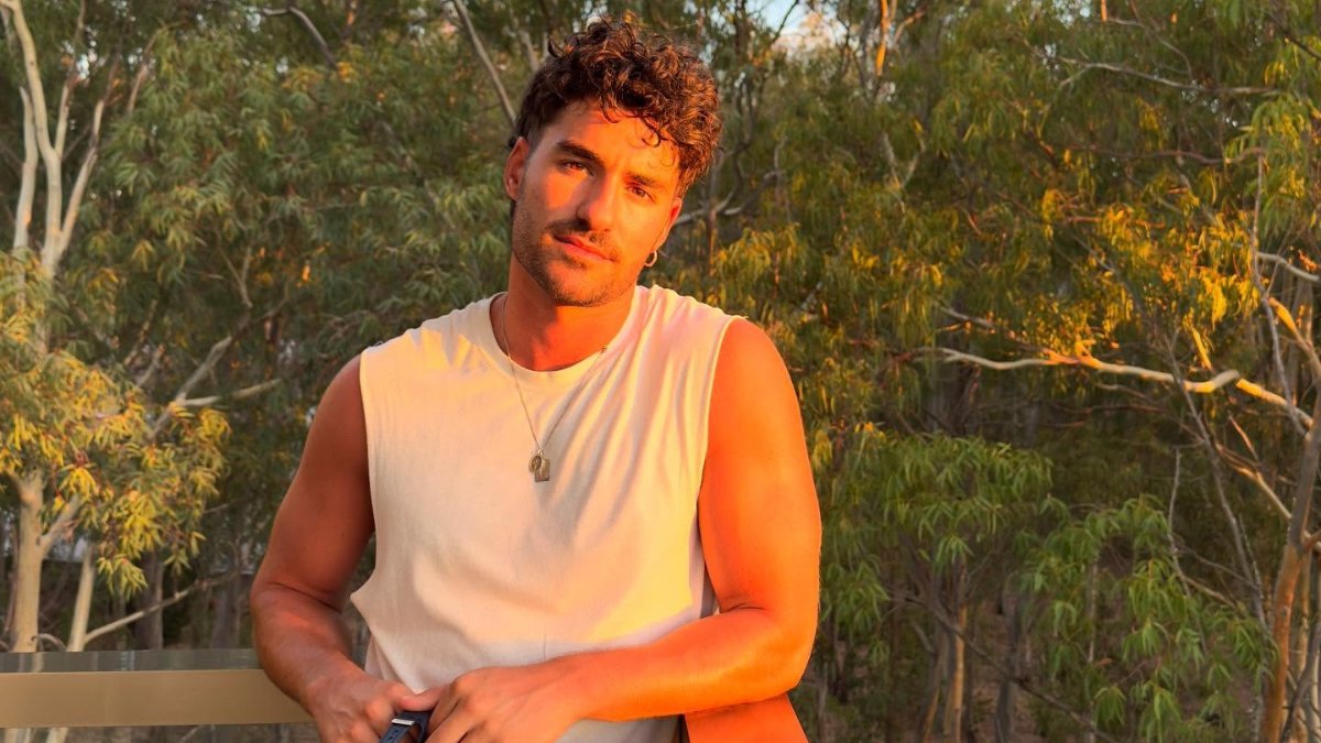 24horaspt's tweet card. A segunda temporada de ‘Rabo de Peixe’ estreou na Netflix em outubro e, um mês depois, José Condessa continua a viver a emoção do sucesso. O ator, de 28 anos, recorreu às redes sociais para divulgar...