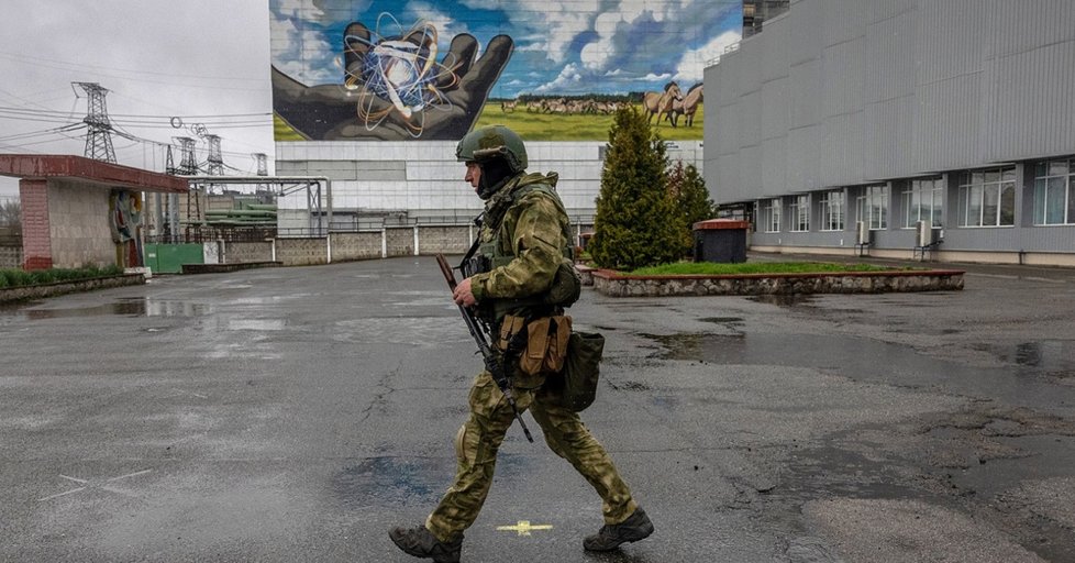 CarnegieCorp's tweet card. Moderated by Things That Go Boom podcast host Laicie Heeley, three experts — Shannon Bugos, Sébastien Philippe, and Alex Wellerstein — discuss global nuclear dynamics, the personal implications of...