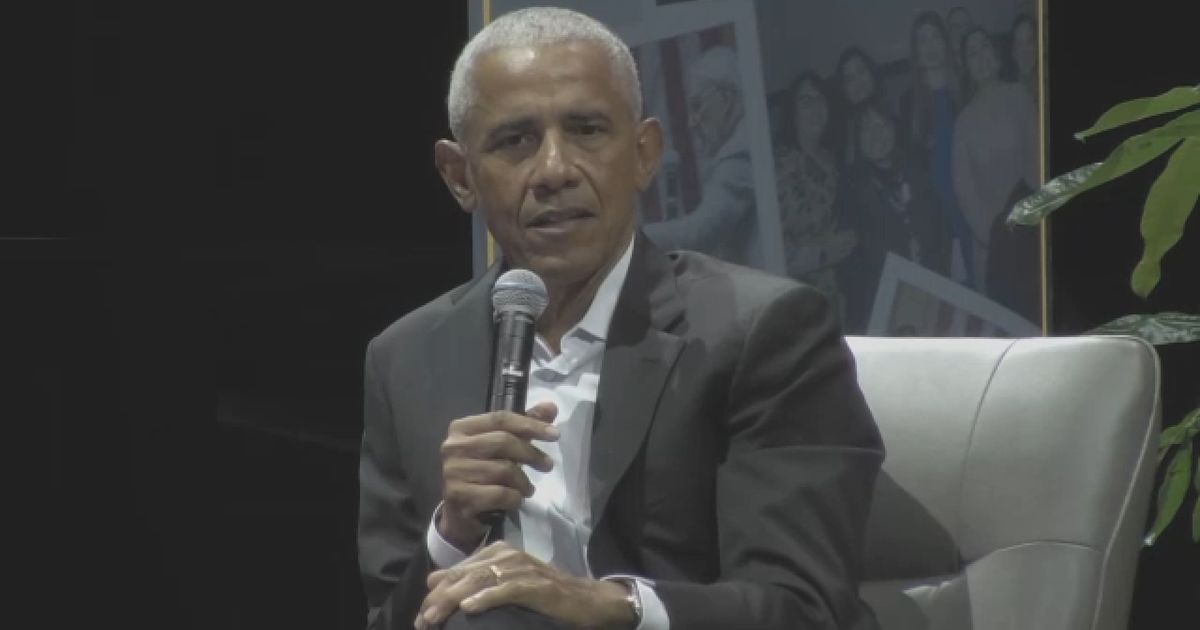 cspan's tweet card. President Barack Obama speaks with Steve Scully during the Jefferson Educational Society of Erie's 17th Global Summit.