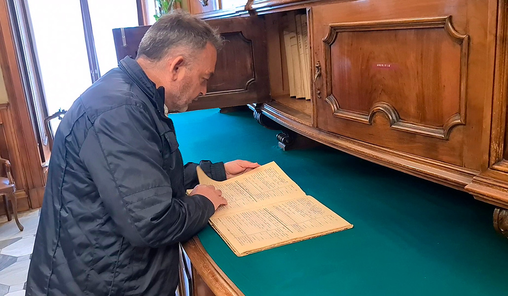 jsanchezadalid's tweet card. Unas cartas del siglo XVII convencieron al autor de 20 novelas históricas de que el relato del rescate del Cristo de Medinaceli no era una leyenda