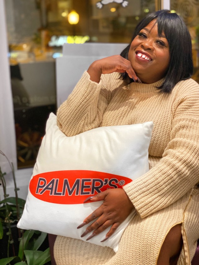 FatGirl_fashion's tweet card. Within this blog post, I’m sharing a recap of the Pampered By Palmer’s Chicago event.   “A must-have in every bag”_Palmer’s