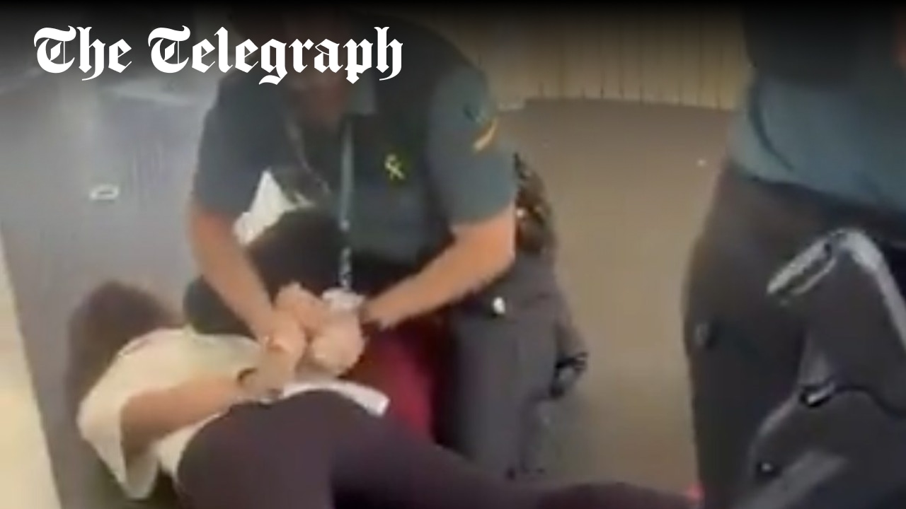 Telegraph's tweet card. Spanish airline Vueling removes summer camp director and 50 children for ‘compromising passenger safety’