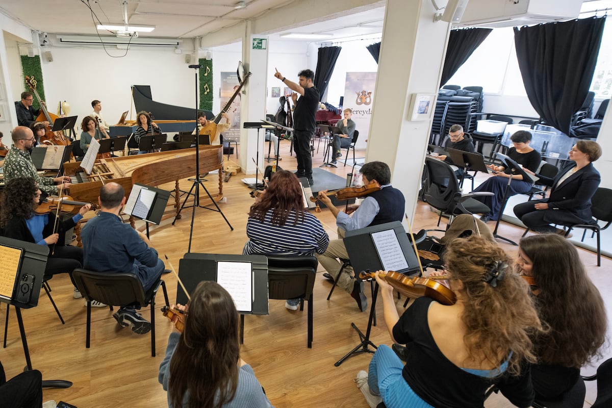 AnaClaraBelio's tweet card. El grupo Nereydas interpreta el domingo en el Auditorio Nacional la obra de Galuppi, cuya recuperación ha servido para entrenar un modelo de IA para rescatar otras partituras del siglo XVIII  
