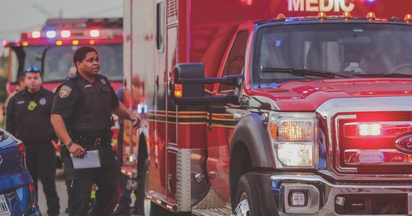pulsara's tweet card. Texas EMS agency cuts hospital offload times with innovative Door-to-Lobby protocol. Learn how Cy-Fair FD transformed their EMS workflows with Pulsara.