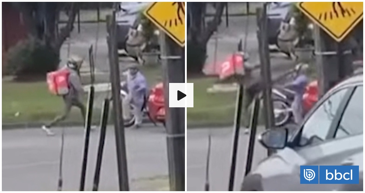 biobio's tweet card. Una brutal agresión sufrió un conductor adulto mayor por parte de un repartidor de delivery en el sector de Lomas...