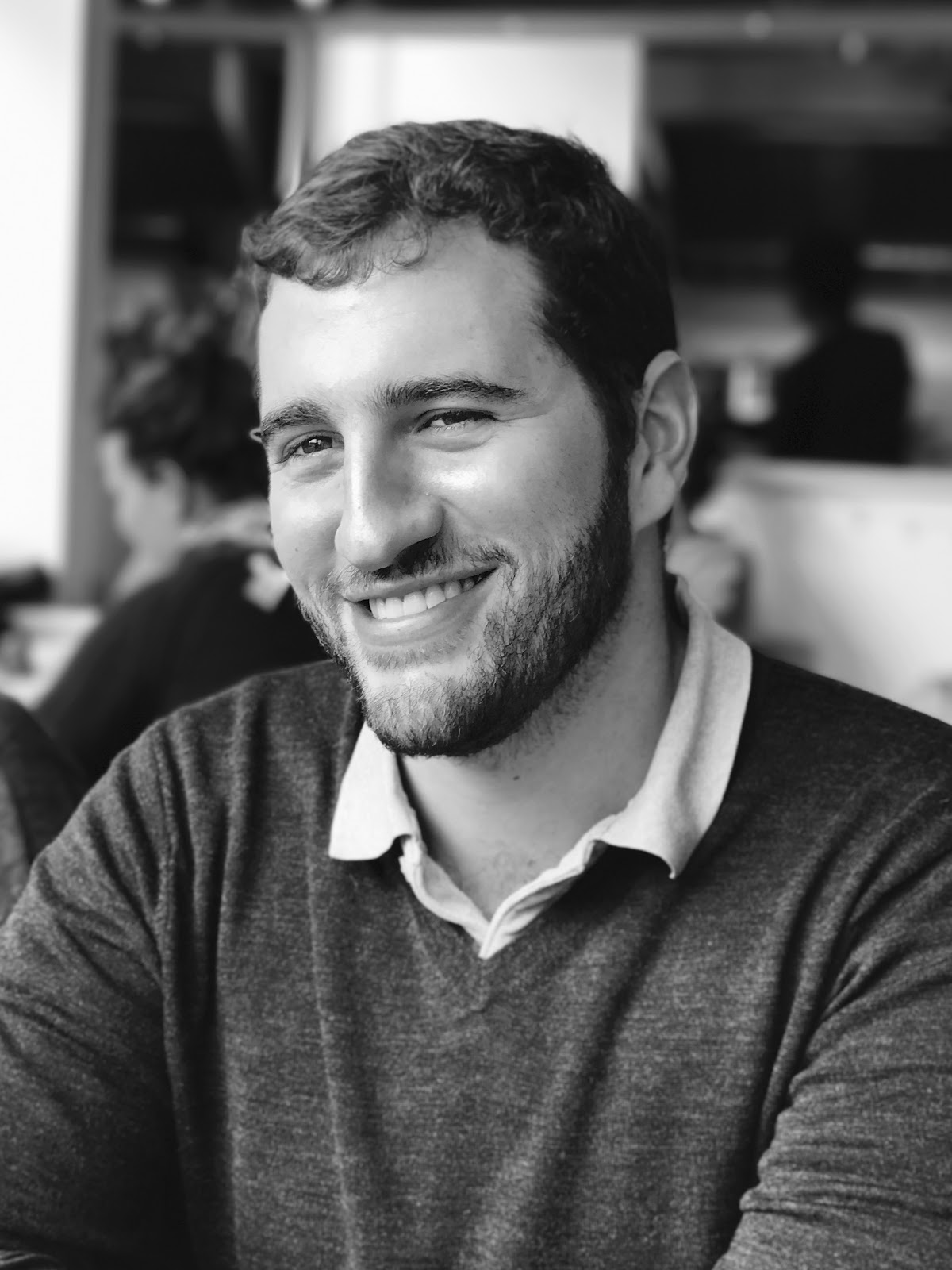 CouchbaseMobile's tweet card. The author Rafael Ugolini of this post focuses on an offline-first development using Couchbase as the communication tool between the backend and frontend.