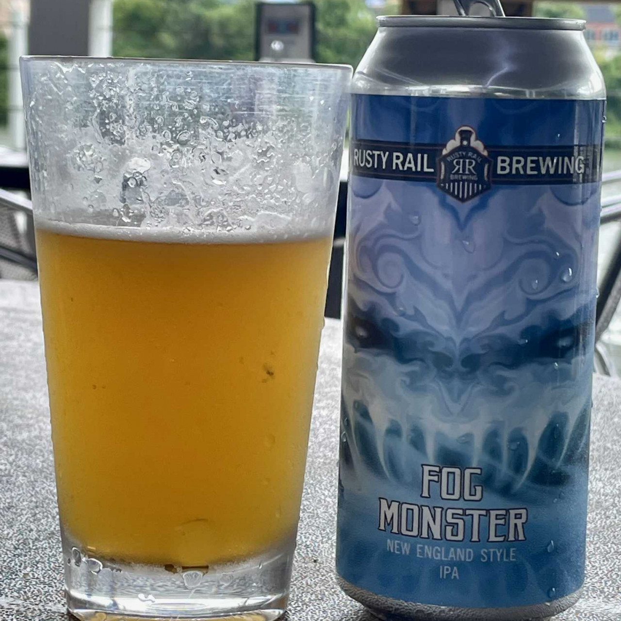BoaBeerBlog's tweet card. Day 2 of my biking adventure and found a random spot on the river for lunch while biking around Pittsburgh. Enjoyed this local hazy IPA!