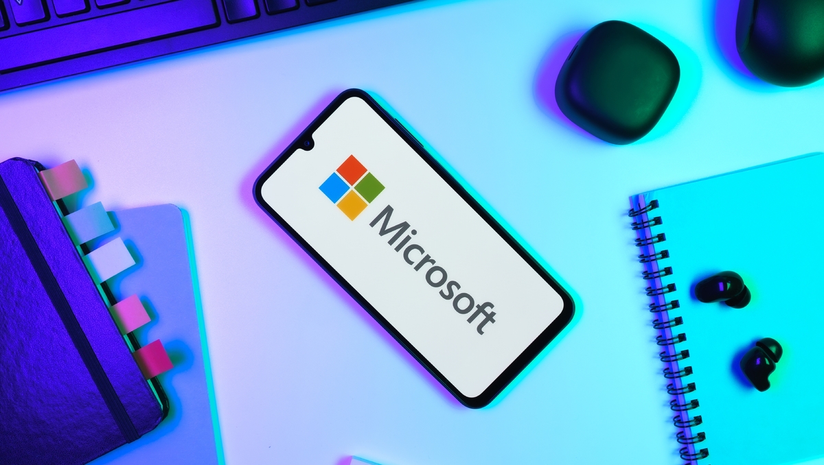 apokrif1's tweet card. L'École polytechnique suspend sa migration vers Microsoft 365, contrainte par une mobilisation inédite. Une victoire qui révèle les failles béantes de la stratégie numérique de l'enseignement...