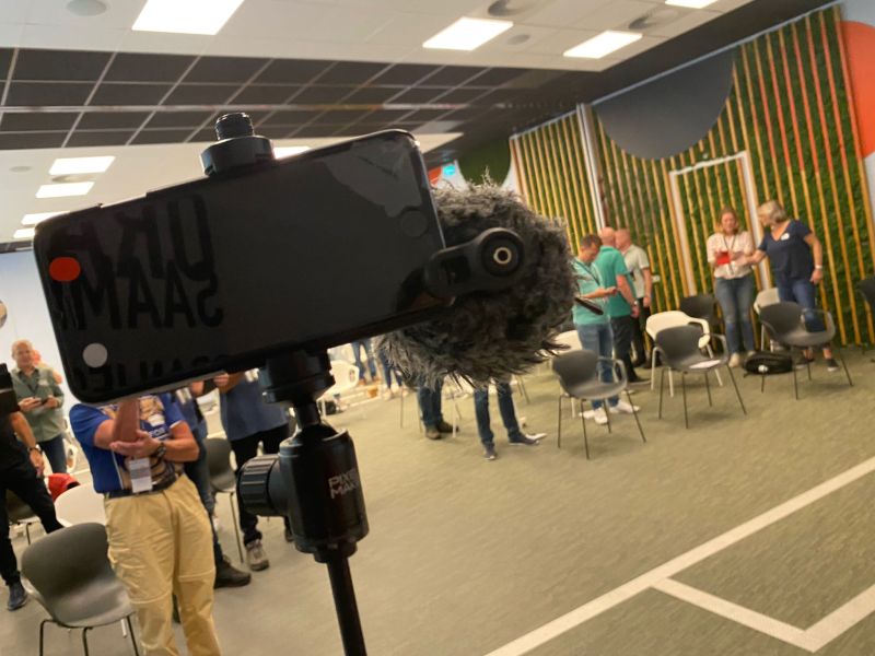 AMH010's tweet card. Dit dus! Waar ik het meest van hou .... 🍿🍿🍿 jou het beste & mooiste talent uit jezelf laten halen bij het leren maken van video's met je eigen smartphone! #lovemyjob #succesgegarandeerd #learnin...