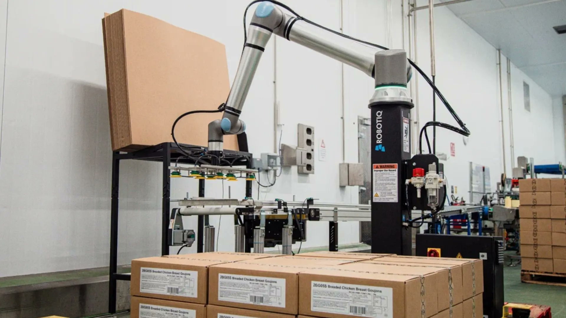 Inspenetnetwork's tweet card. Robotiq presents 2 ready-to-operate palletizing systems designed to optimize processes and adapt to the pace of industrial production.