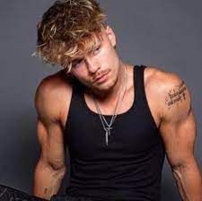 Burcinyrknt's tweet card. Dansın sınır tanımayan gücüyle milyonları etkileyen Vik White, sadece bir dansçı değil, aynı zamanda bir ilham kaynağı. Genç yaşına rağmen elde ettiği başarılarla dikkat çeken Vik, sosyal medyanın en...