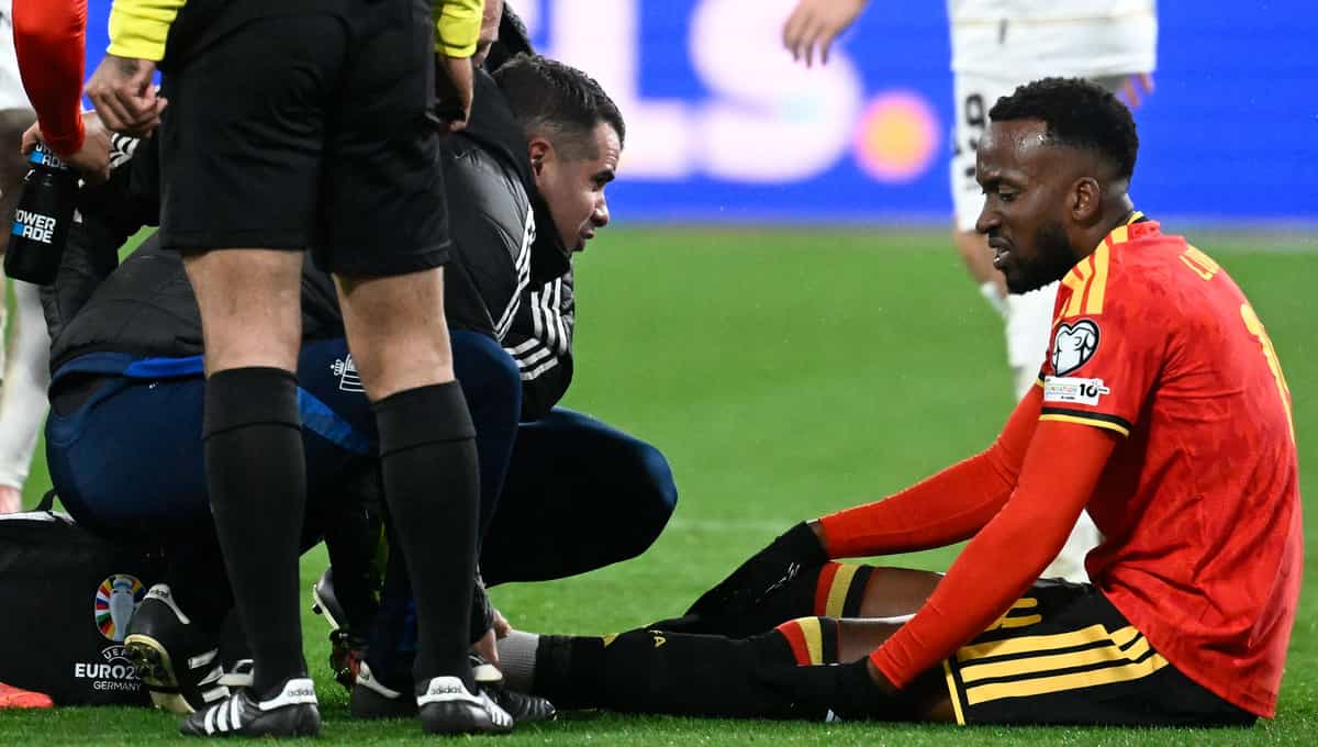 Estadio_ED's tweet card. El extremo deberá cumplir el partido de castigo por su roja hace siete meses contra Osasuna y estará tres meses K.O. tras romperse el tobillo izquierdo ante Liechtenstein