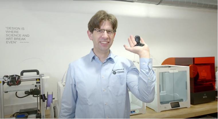 PXLeXperts's tweet card. “Zelf maken, zelf produceren: DIY is hip en de drempel is lager dan ooit” Je eigen 3D-printer, lasersnijder of keramiekoven: vroeger onbetaalbaar…