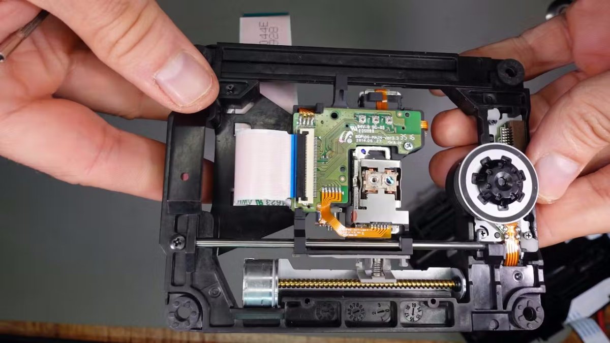 OpenElectronics's tweet card. If your Blu-ray player has gone from being the centerpiece of your home theater to a dust-collecting ornament, here’s a project for you. Doctor Volt recently published a post explaining how to...