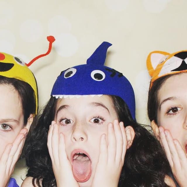 MagicPhotoBus67's tweet card. Magic Photo Bus (@magicphotobus) • Instagram photo