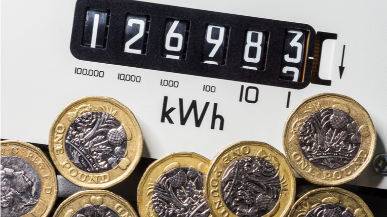 MartinSLewis's tweet card. Money Saving Expert Martin Lewis walks you through whether it's better to fix your energy with a new tariff or to stick on the regulator's Price Cap.