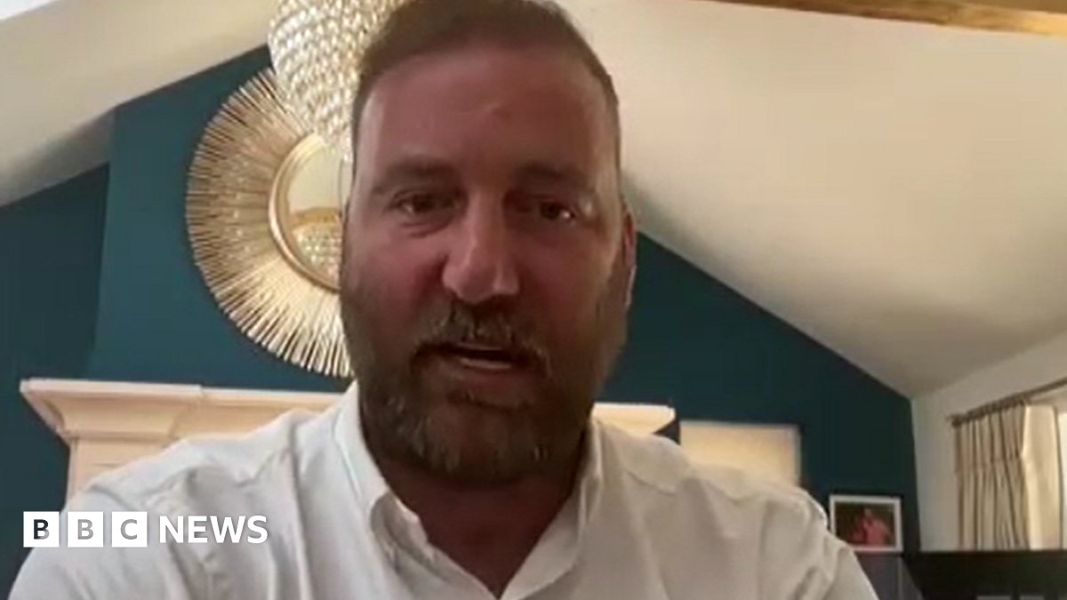 CladdingAndy's tweet card. Scott El Paraiso, of Urban Evolution, hid his original identity and criminal record from customers.