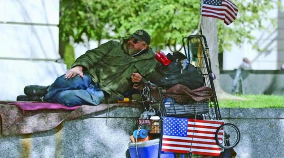 veritxpress's tweet card. Os Estados Unidos estão se tornando uma nação "pós-industrial" e o ritmo em que os EUA estão fazendo isso é absolutamente de tirar o fôlego