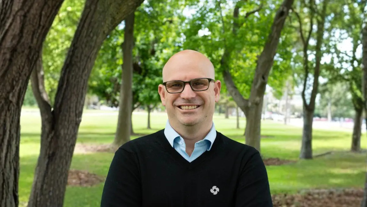 techday's tweet card. Hospitality needs AI trained on its own data, not generic models, to boost accuracy, increase revenue, and deepen guest understanding in a £550 billion market.