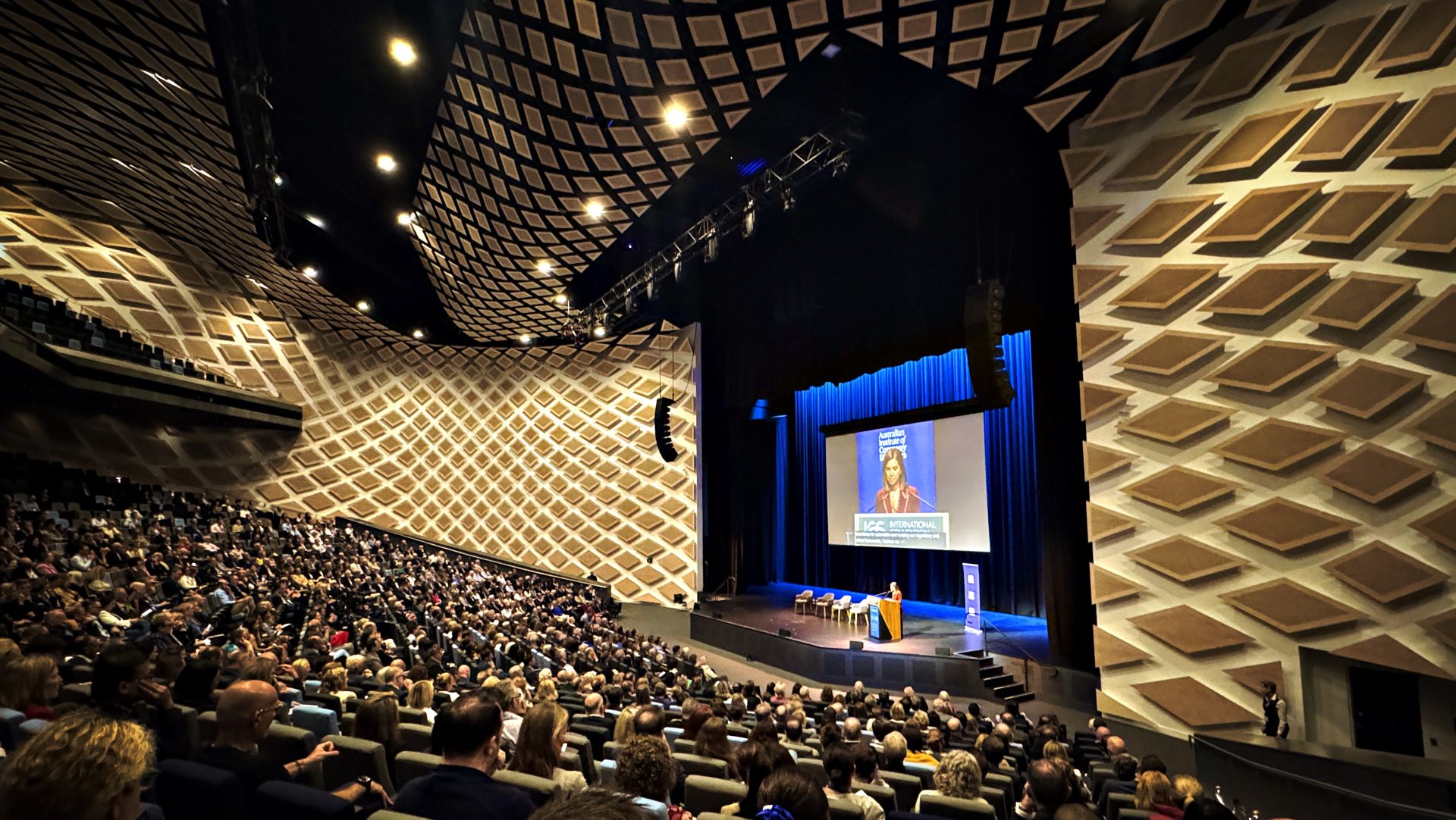 dynamic4's tweet card. The AICD Essential Director Update 2024 with a strong focus on genAI, cybersecurity, mandatory climate reporting, company culture, and financial resilience.