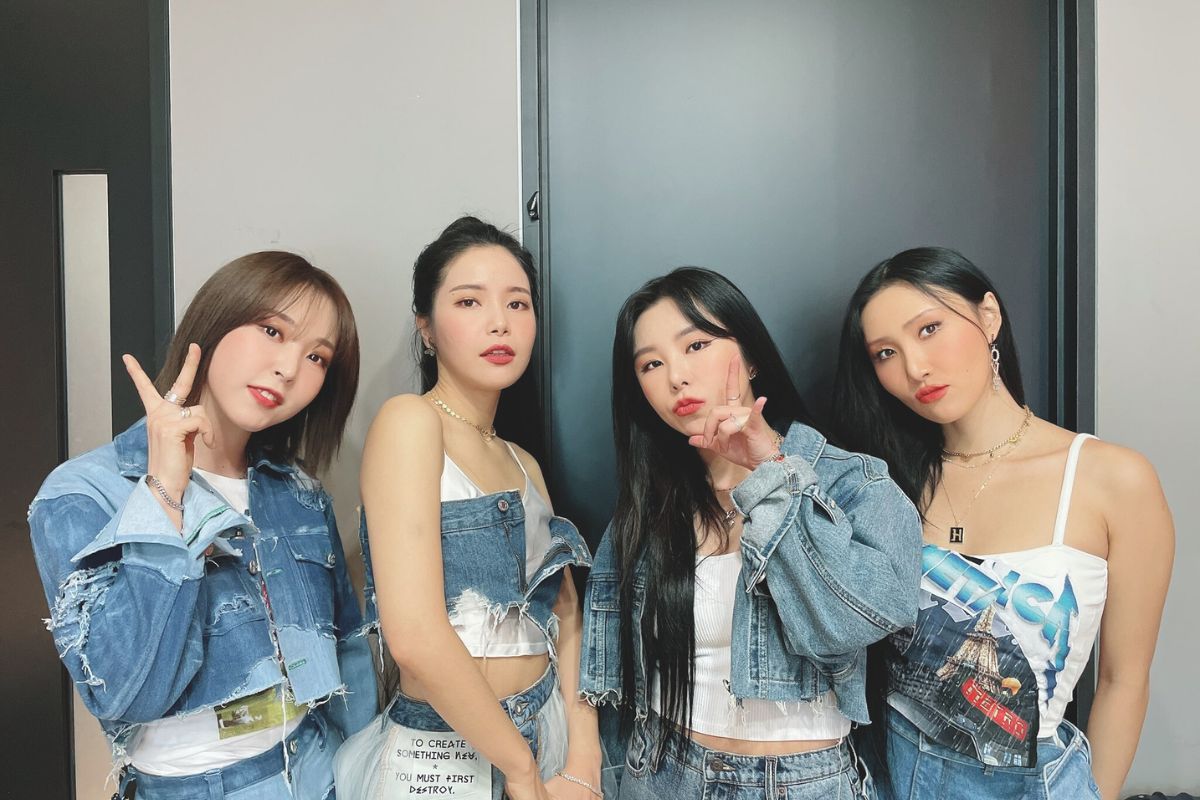 yongmogu's tweet card. Set your alarms! MAMAMOO’s imminent comeback is just around the corner. The girls spent almost three years out of the public eye as a full group, and it was