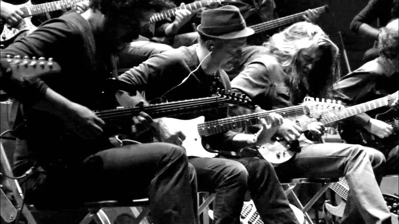 Cot_obortom's tweet card. Johann Sebastian Bach ; Toccata & Fugue in Dm, by Sinfonity