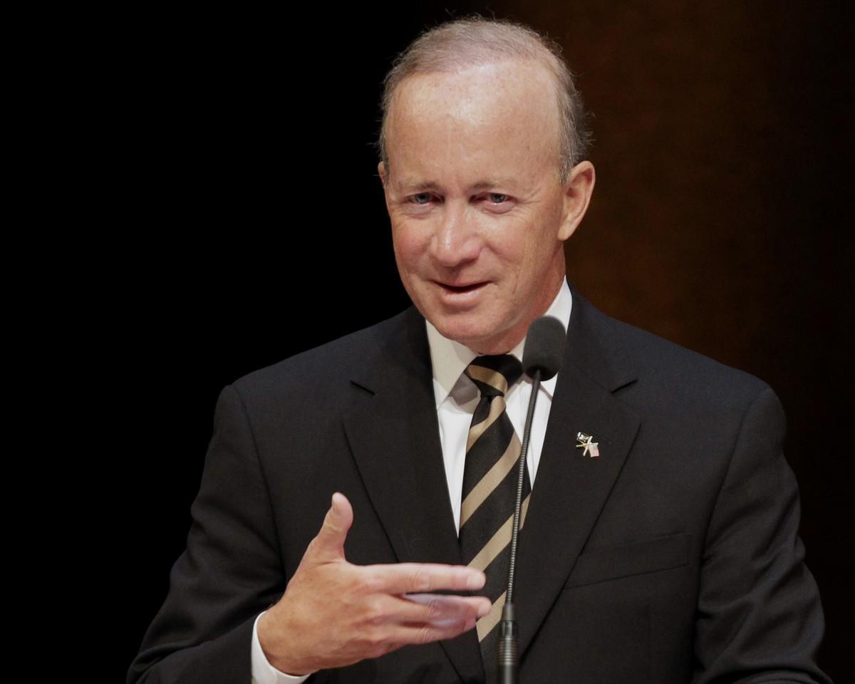 adamwren's tweet card. “It’s just not the job for me, not the town for me, and not the life I want to live at this point.”