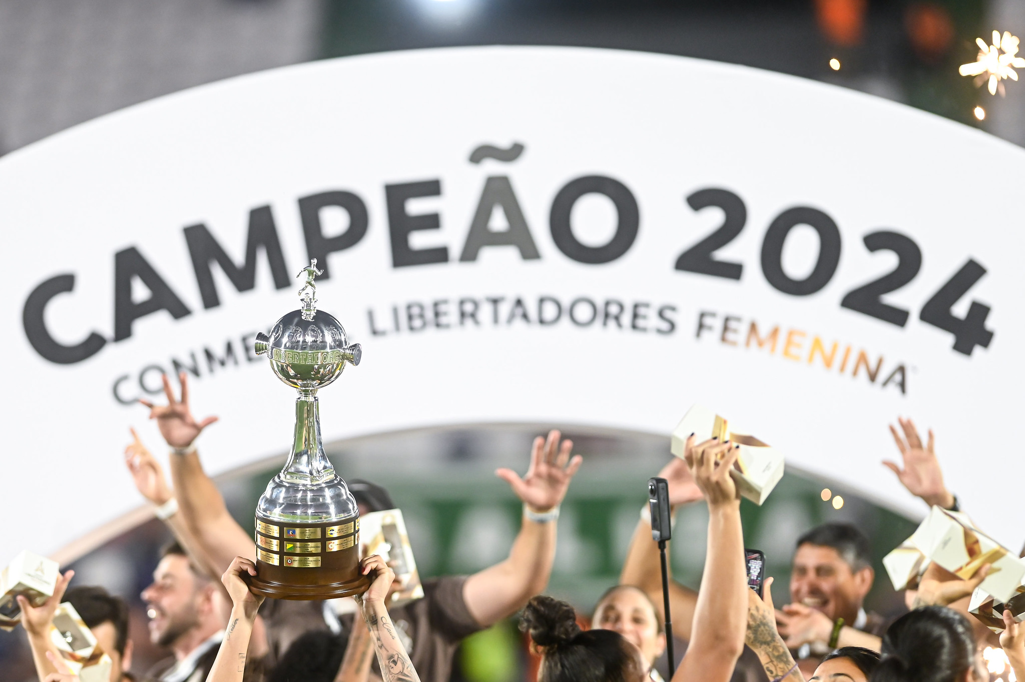futdasminass's tweet card. Corinthians, São Paulo e Ferroviária estão na disputa da Libertadores Feminina em 2025. Conheça os adversários e como funciona o torneio.