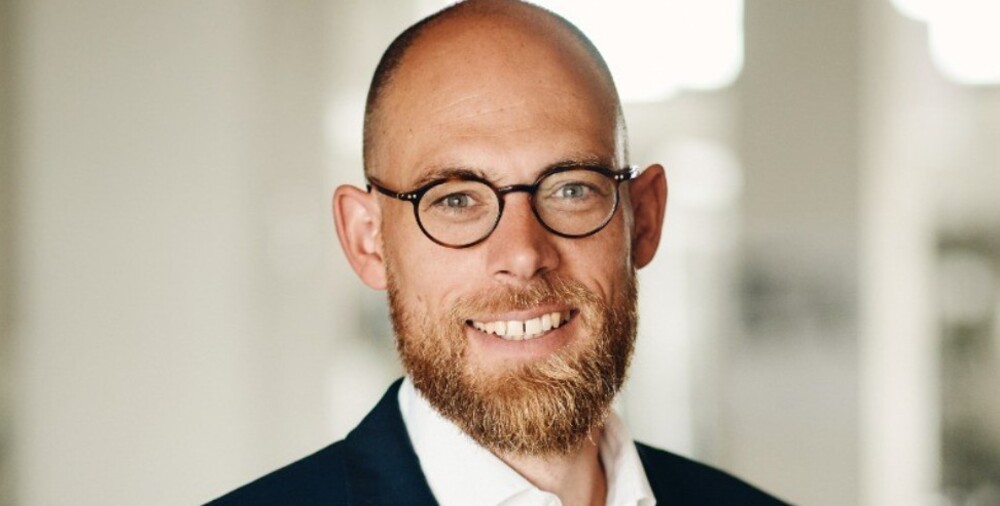 MercadoFitness's tweet card. La empresa Core Health & Fitness nombra a Lennart Strodthoff como gerente de ventas para la región EMEA en el segmento de Hospitalidad.