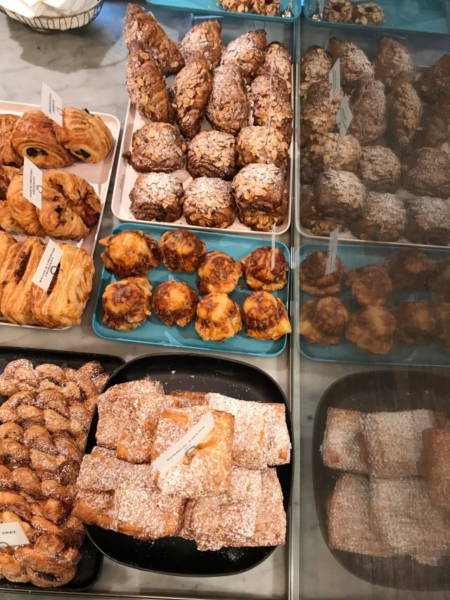 jeffpowers's tweet card. So many choices. Le Rêve Bakery, Queen Anne After the fact, Karin and I realized yet another side effect of pandemic restrictions: a general lack of practice at hosting guests in our home. Yesterda…