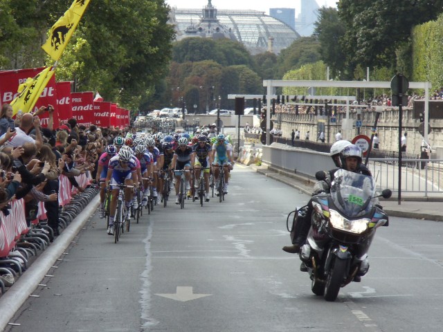 jeffpowers's tweet card. Left turn to the Louvre. Final stage Le Tour de France, July 2011. Last year’s pro cycling circuit looked nothing like normal. The muddy, raw spring classics were pushed to October. The Tour …