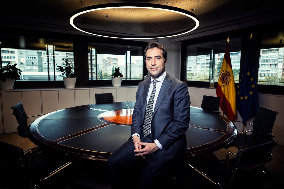 carlos_cuerpo's tweet card. El ministro de Economía reclama que la recaudación por los aranceles que establezca la UE se destine a crear un fondo para apoyar a los sectores afectados