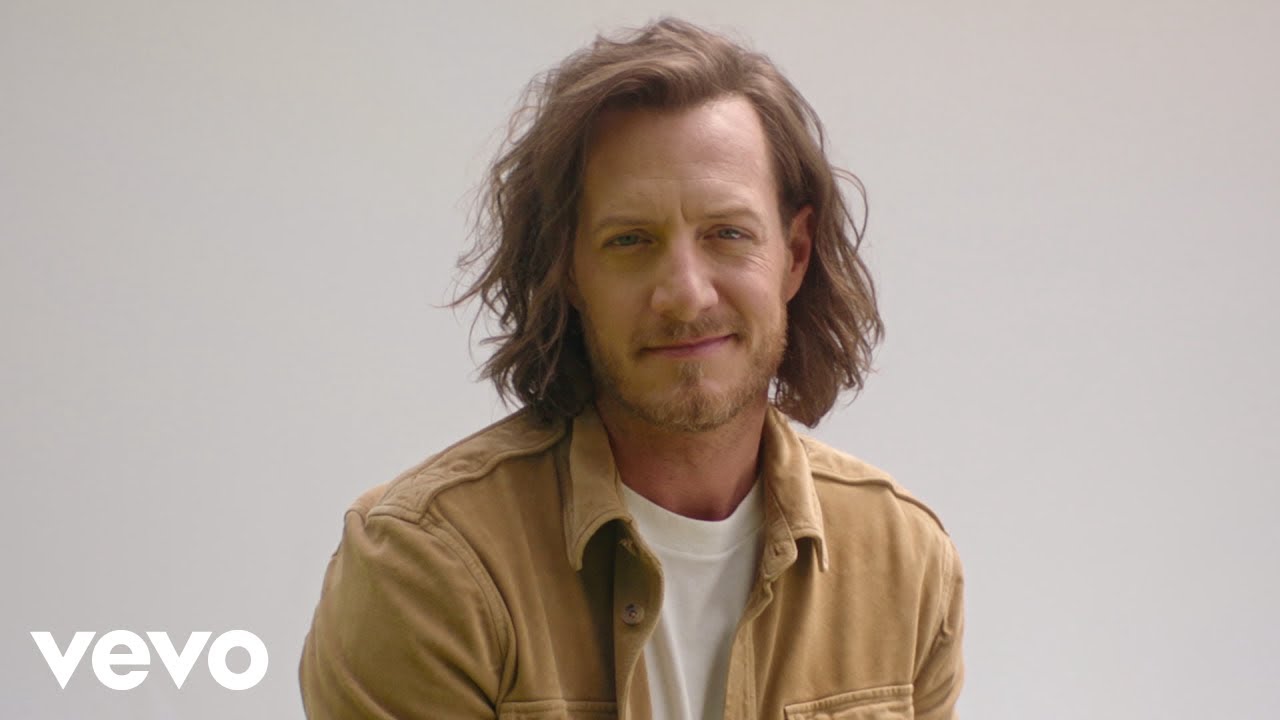 getaclutrivia's tweet card. Tyler Hubbard - 5 Foot 9 (Unofficial Video)
