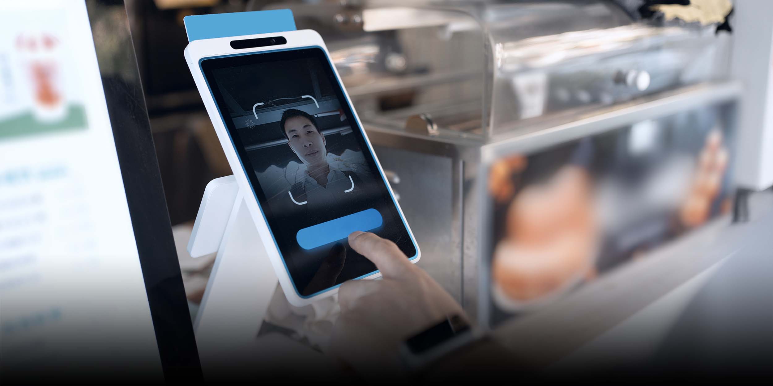 MaxMolab's tweet card. Local authorities say forcing guests to use face scanners during check-in will be “strictly forbidden,” as the practice represents a privacy and data security risk.