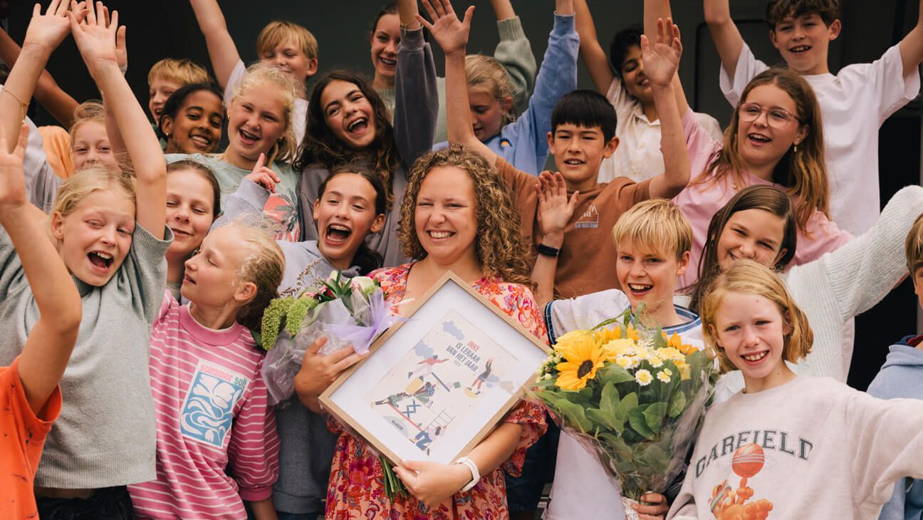 klasse_be's tweet card. Inke is een echte optiller: ze legt de lat hoog voor haar leerlingen en loodst ze vlot naar het secundair.