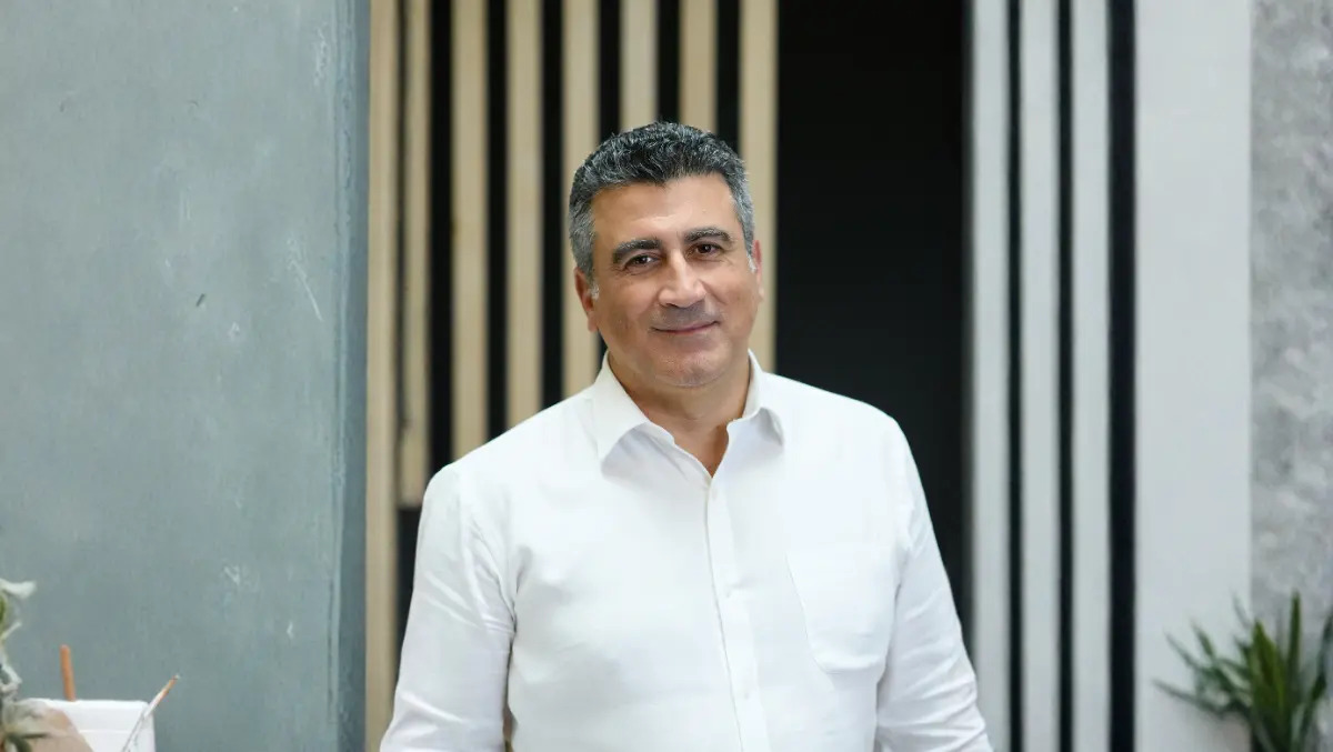 techday_au's tweet card. Non-human identities like bots and APIs outnumber humans 50:1, creating major security risks across Australian industries amid rising digital automation.