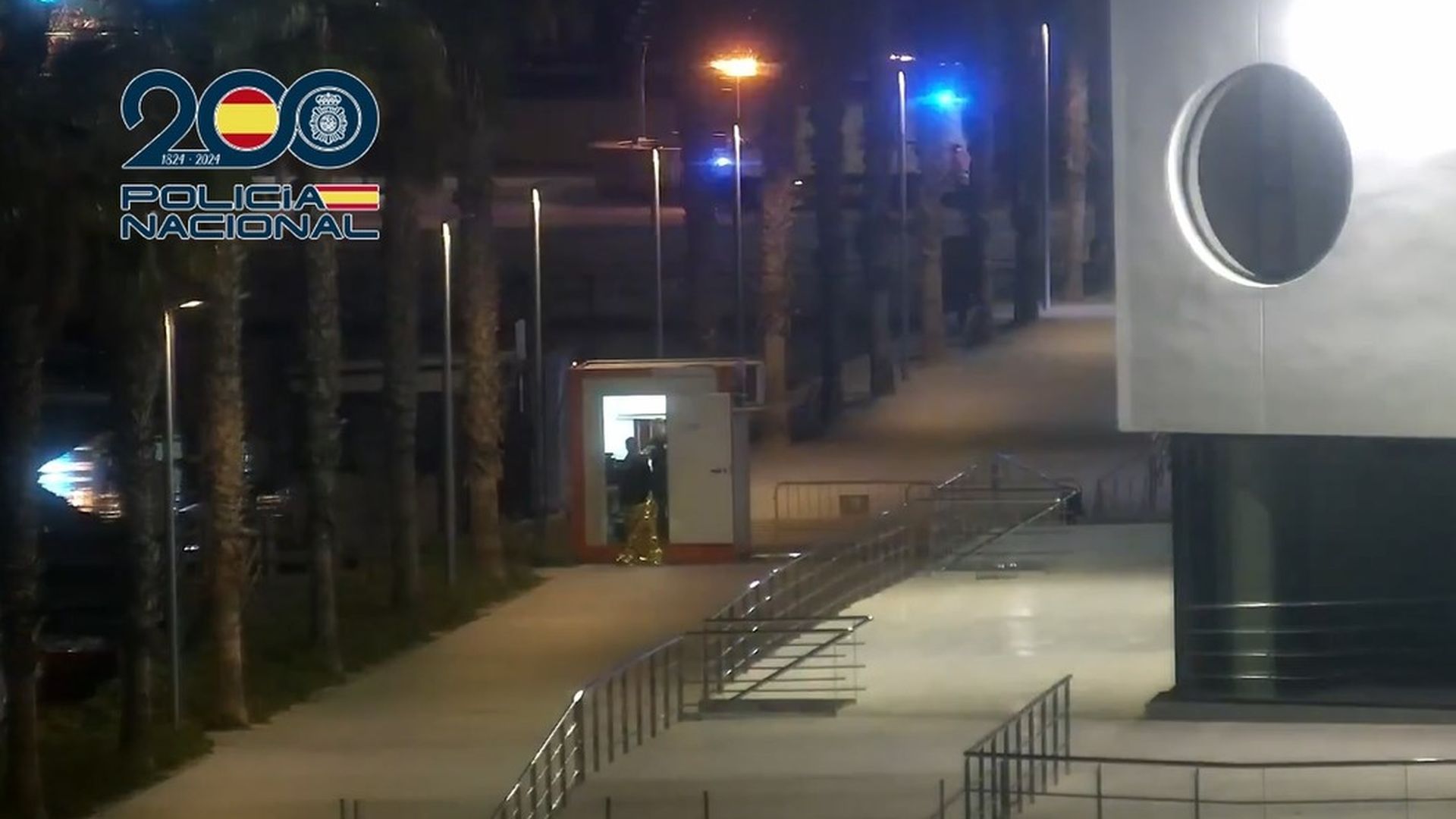 SPPLB_ALGECIRAS's tweet card. La rápida actuación de la Policía Nacional y la Autoridad Portuaria permitió reanimarla antes de la llegada de los sanitarios